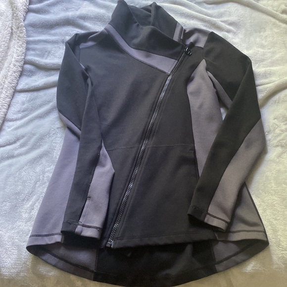 Cabi zip up sweatshirt. Hardly worn - Picture 7 of 8